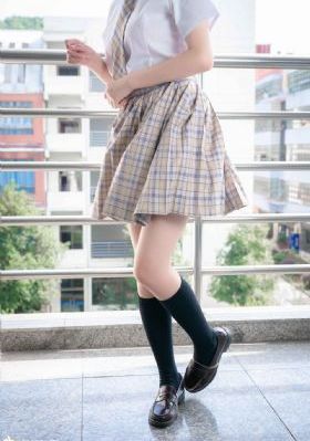 天降女子从二楼掉下来了人物樱花