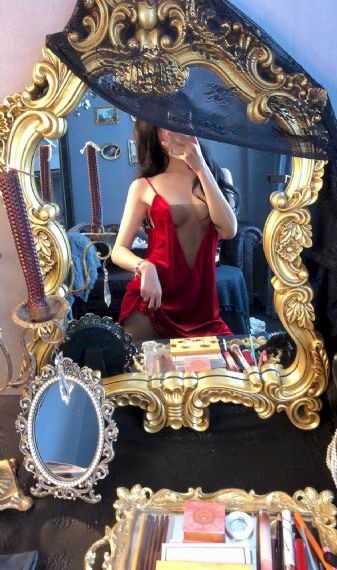 美女和老师拔萝卜