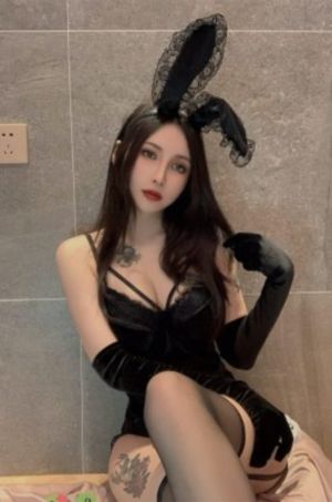 无尽裸体触手视频