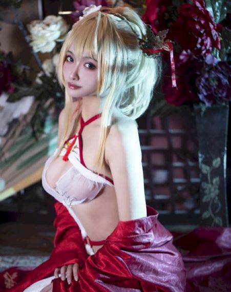 红衣小女孩 恐怖电影