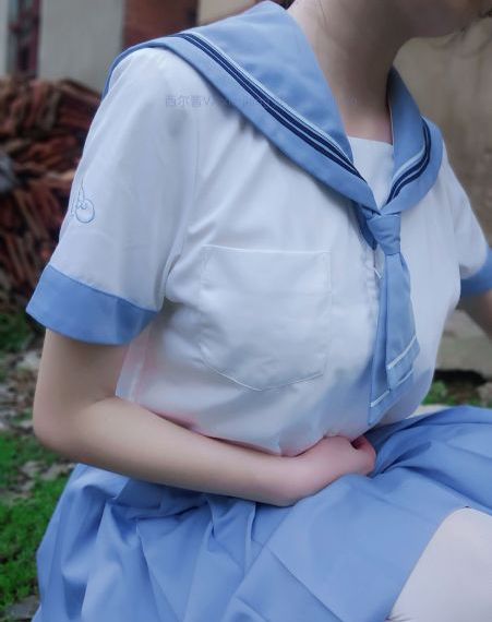 老和尚趴在小嫩尼身播放