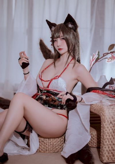 不扣钮扣的女孩