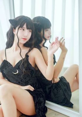朴妮唛捏奶啃胸大尺度视频